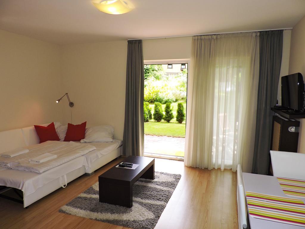Alpe-Adria Apartments Oberaichwald  ภายนอก รูปภาพ